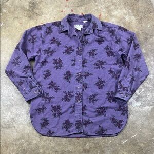 Vintage L.L. Bean Purple Floral Button Down heavy cotton Shirt
Size: Small
